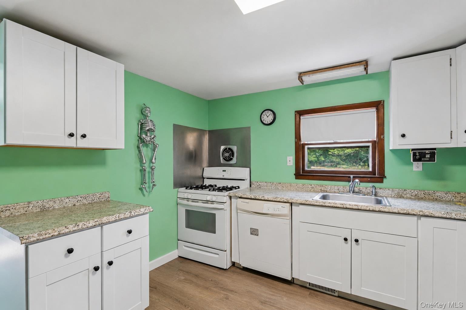 35 Spinner Lane – For Sale photo 8