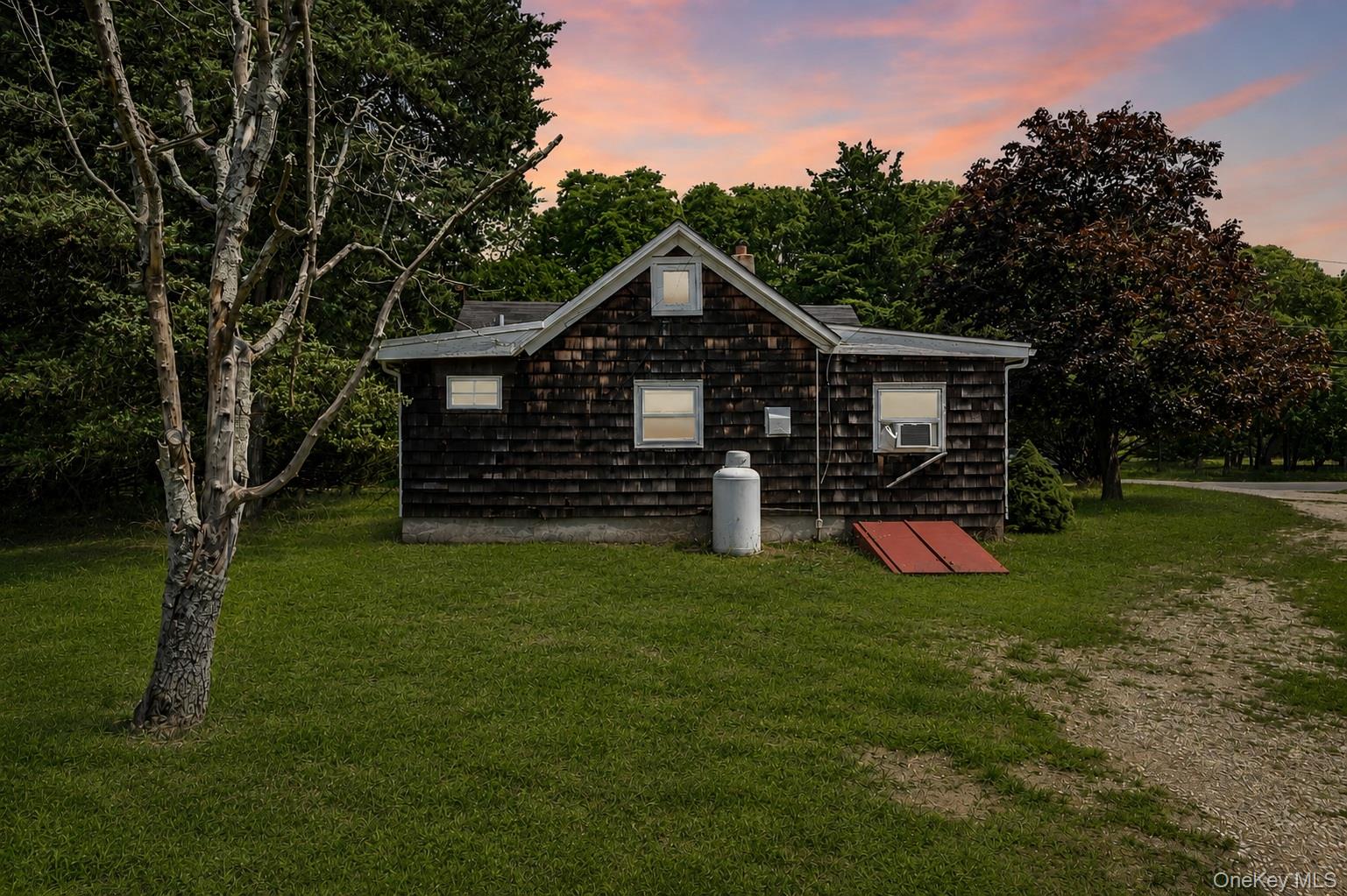 35 Spinner Lane – For Sale photo 4