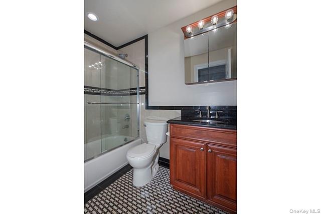 2305 Townhouse Drive, Unit 2305 photo 7