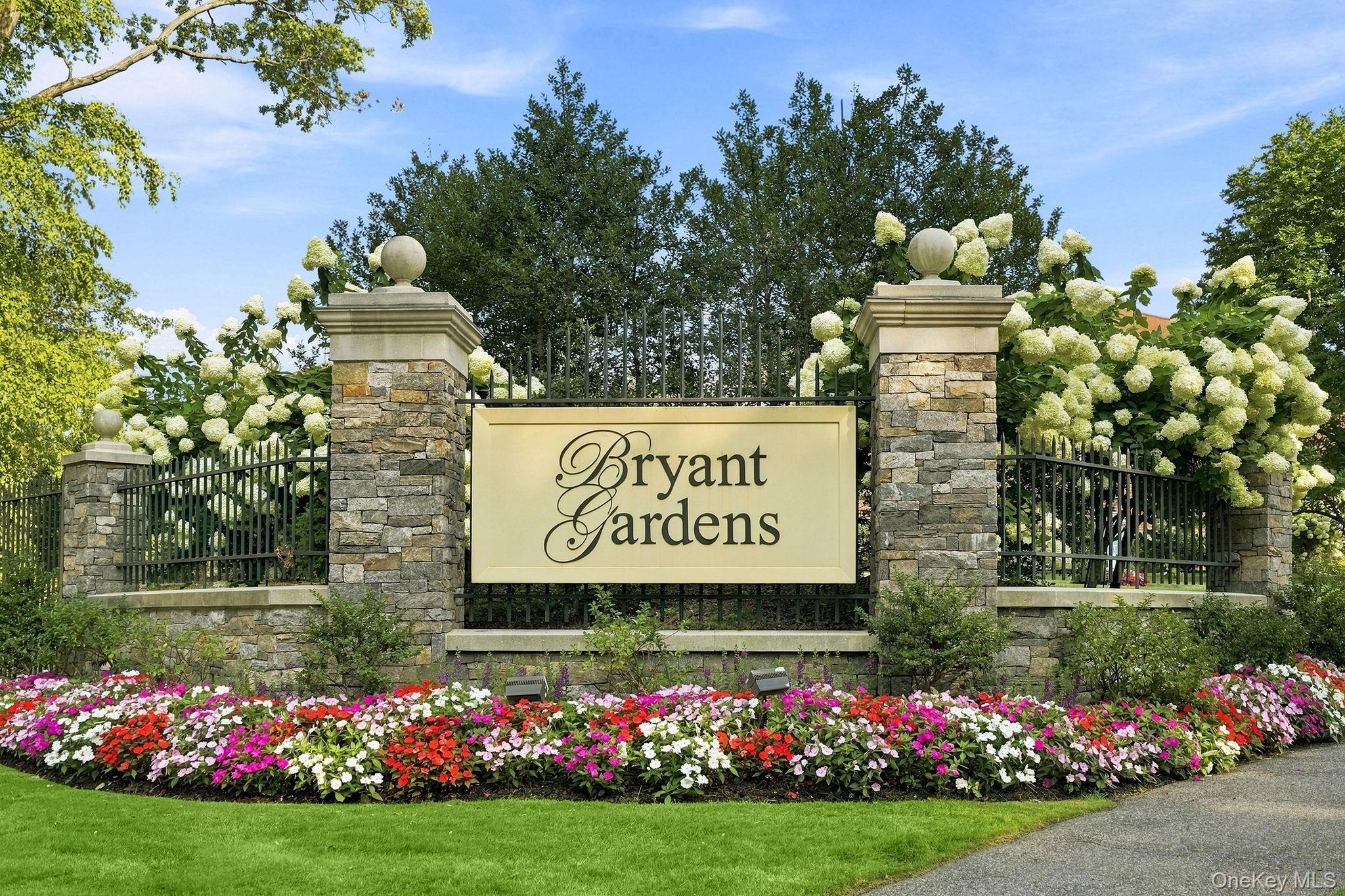 10 Bryant Crescent, Unit 1L