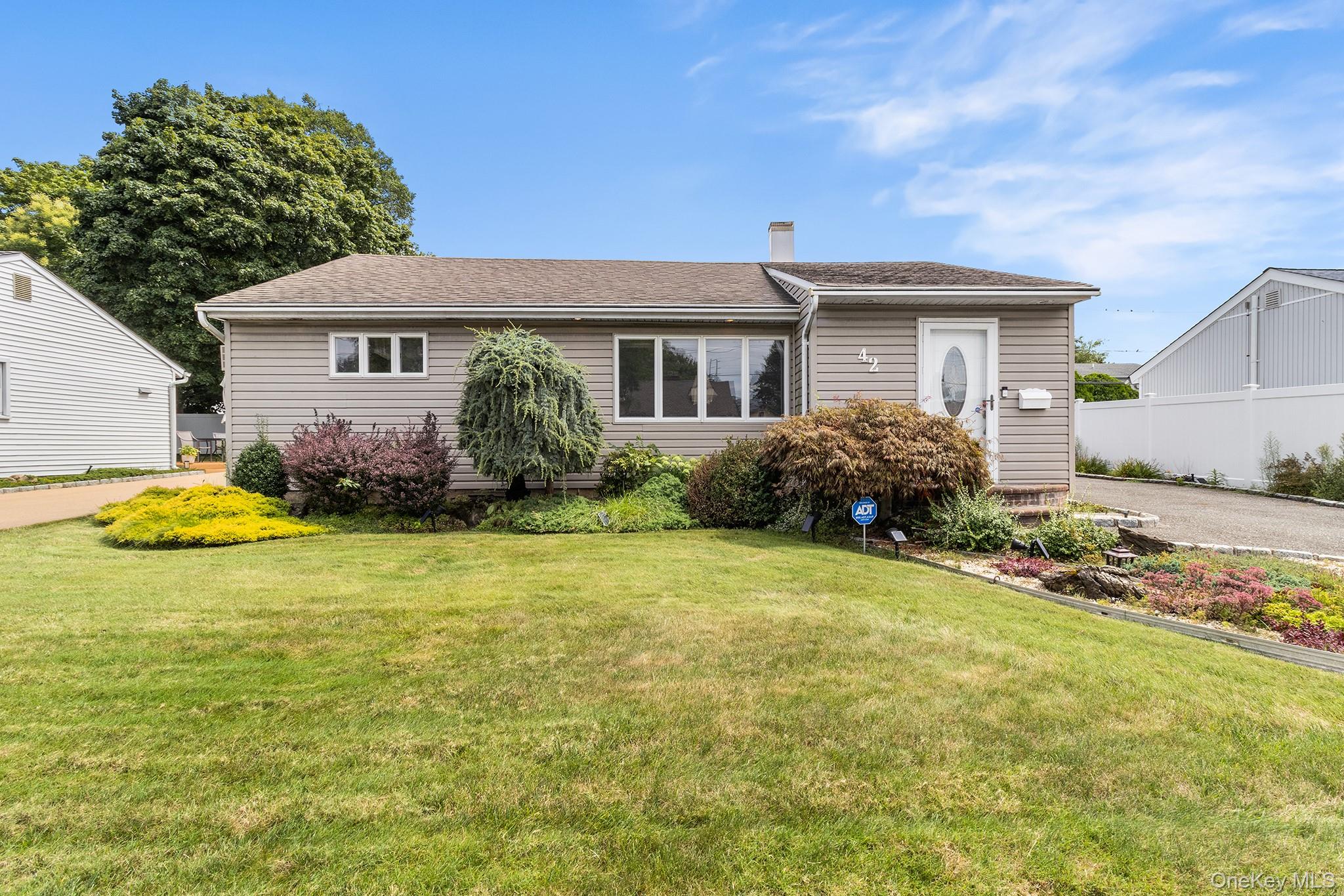42 Stewart Avenue – For Sale photo 2