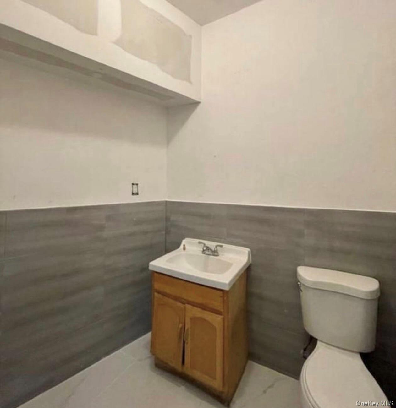 66-78 69th Street – For Rent photo 4