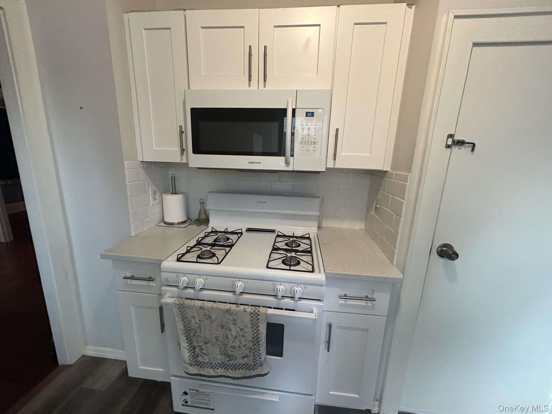 76 Robinwood Avenue – For Rent photo 5