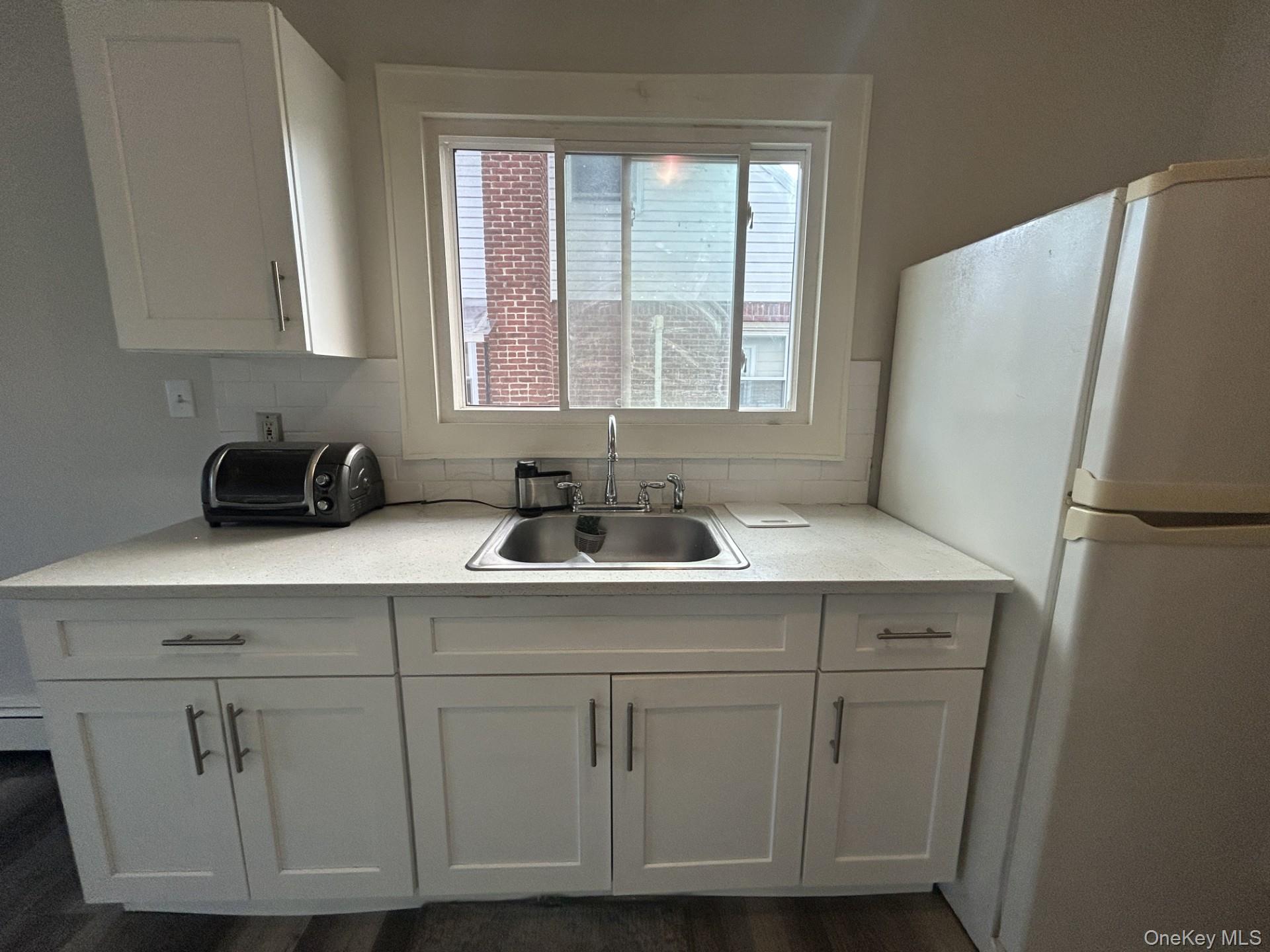 76 Robinwood Avenue – For Rent photo 4