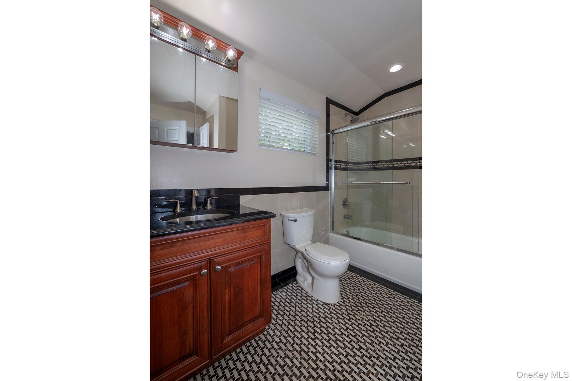 2505 Townhouse Drive, Unit 2505 photo 9