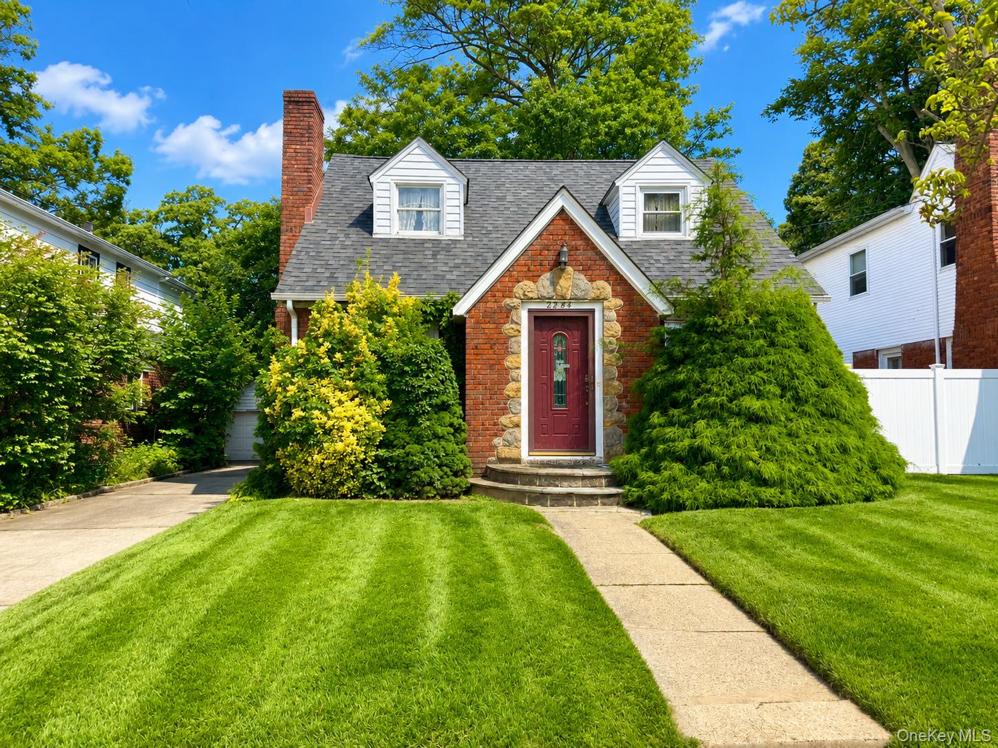 2284 Wynsum Avenue – For Sale