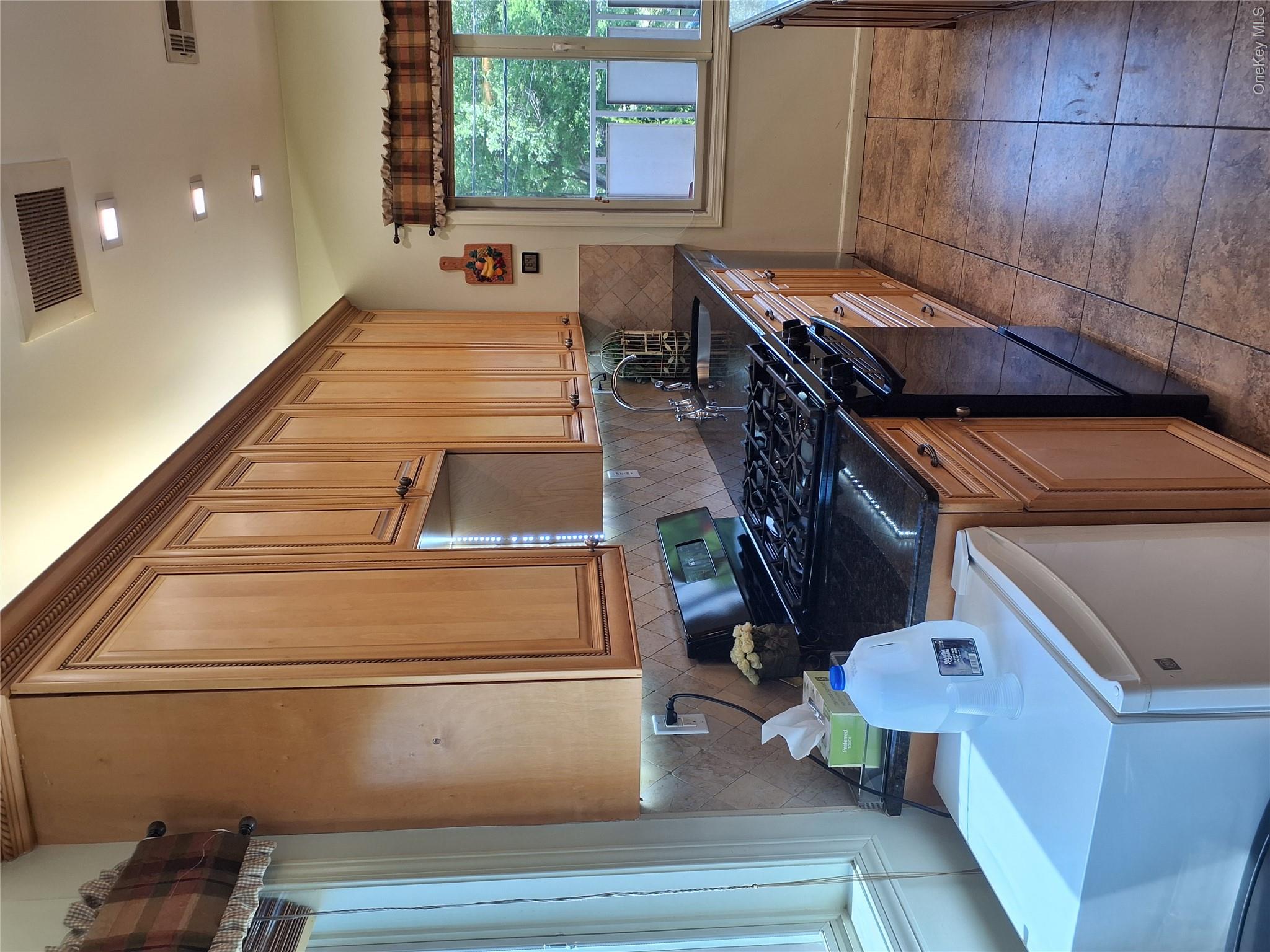 40 Herrick Avenue, Unit 201 photo 6