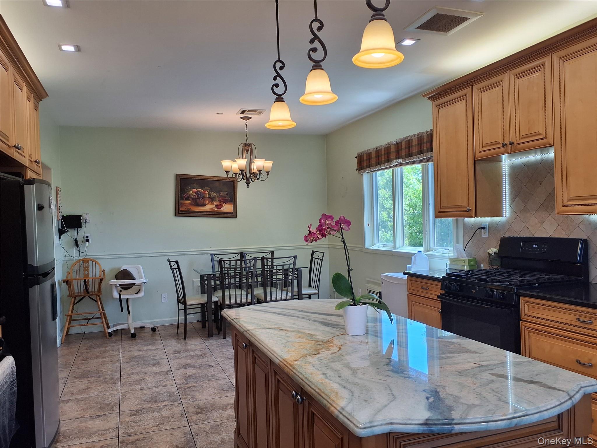 40 Herrick Avenue, Unit 201 photo 4