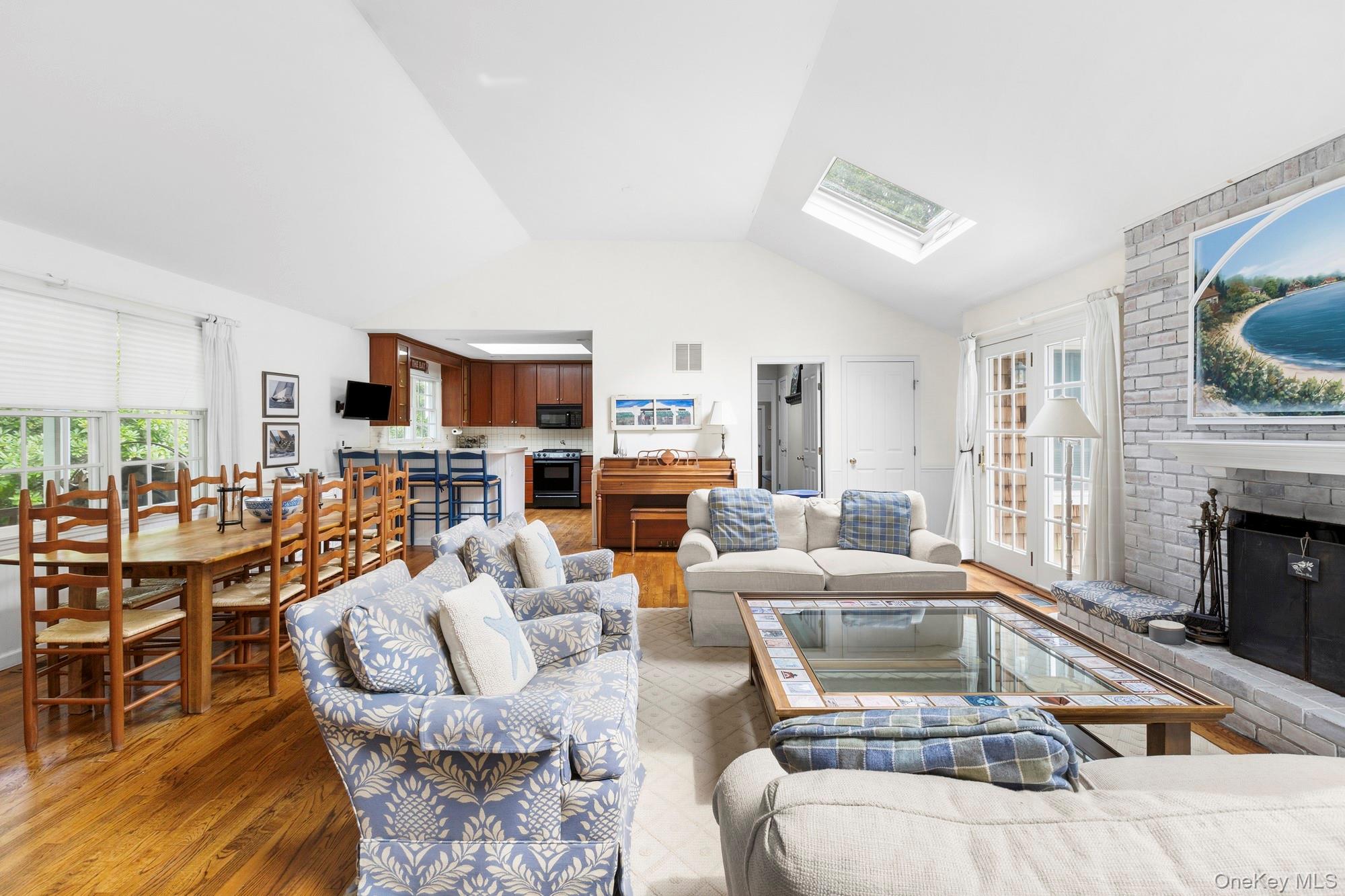 4 Foster Road – For Sale photo 4