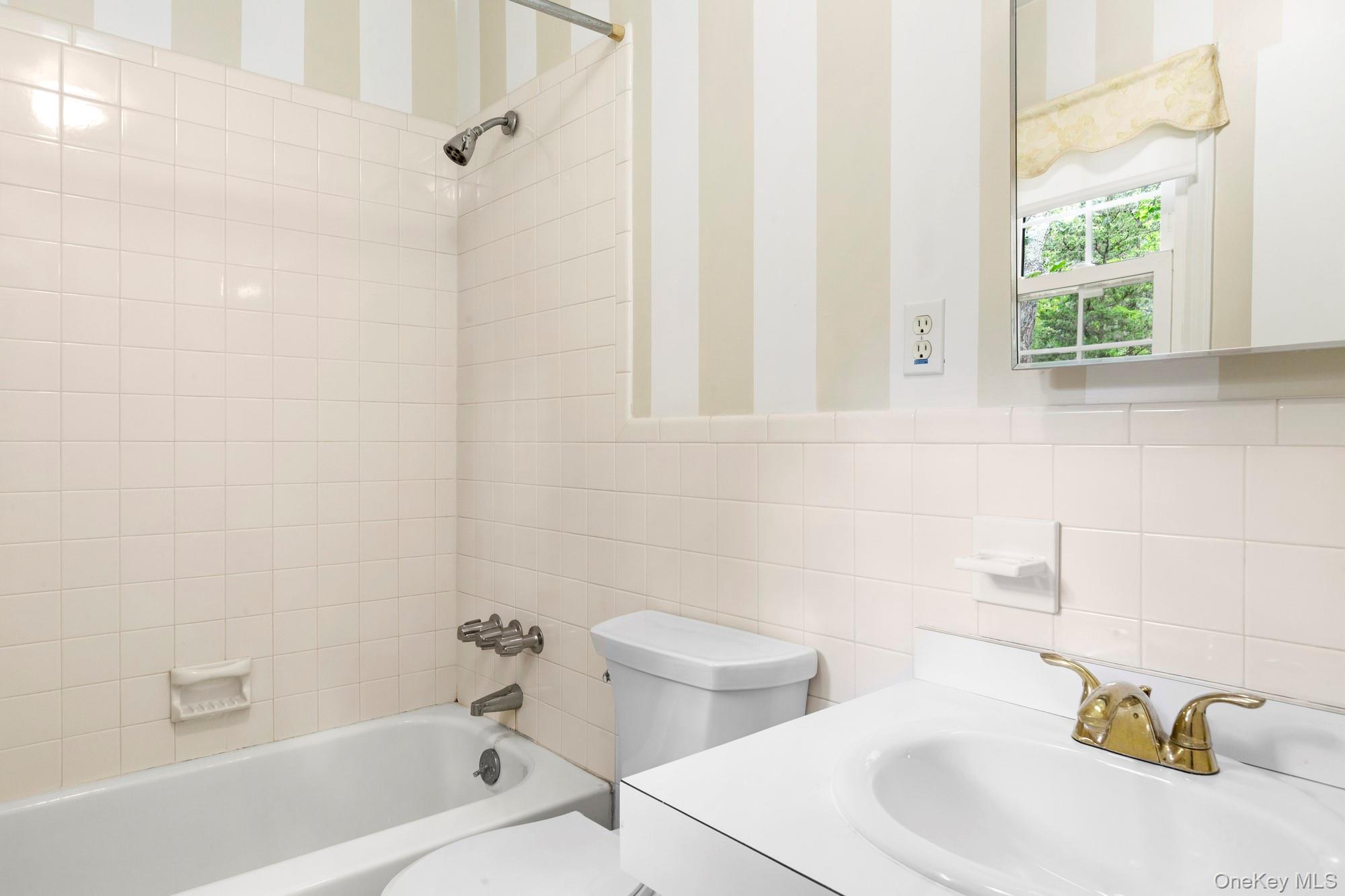 4 Foster Road – For Sale photo 12