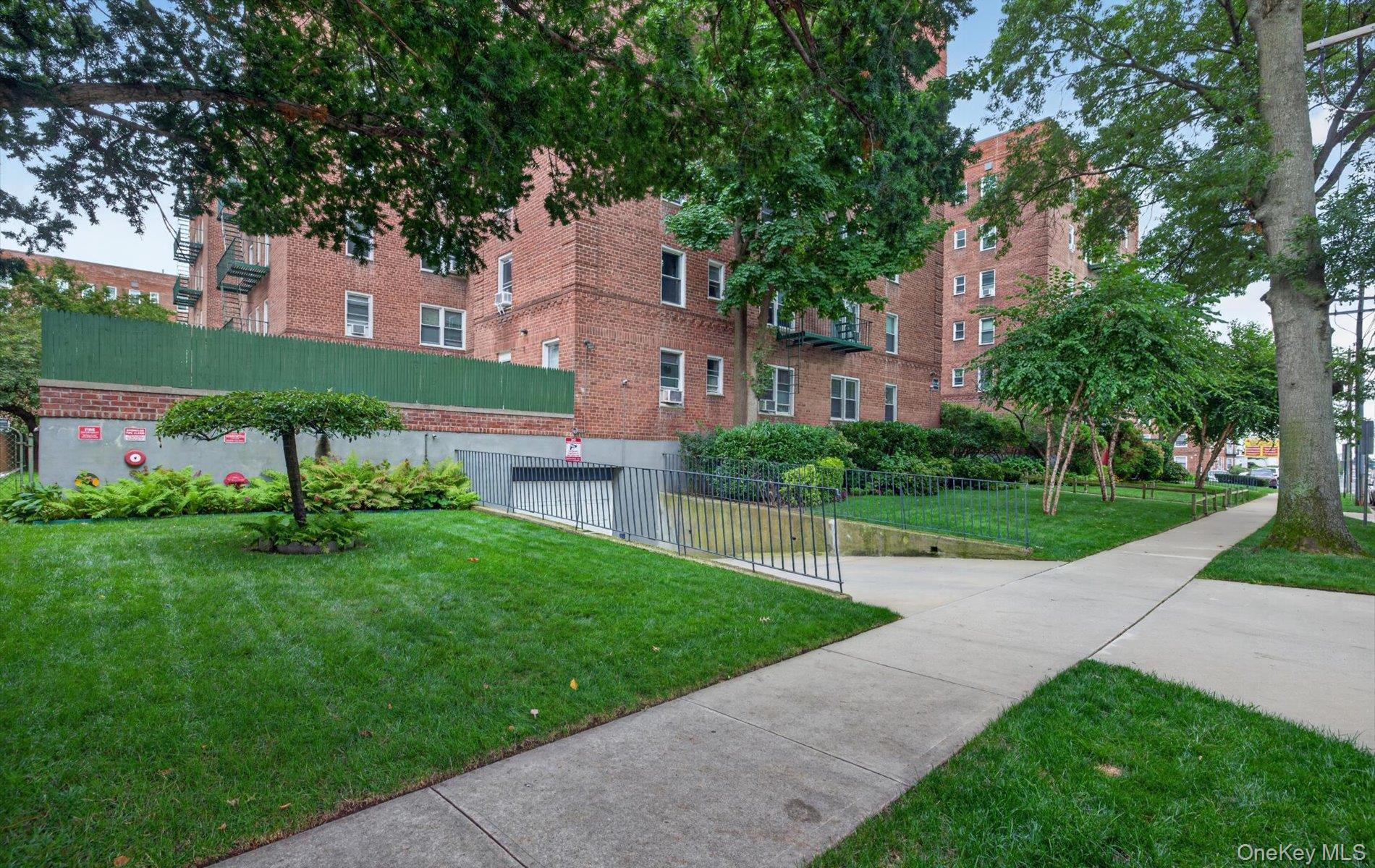 36 Cathedral Avenue, Unit 4F photo 23