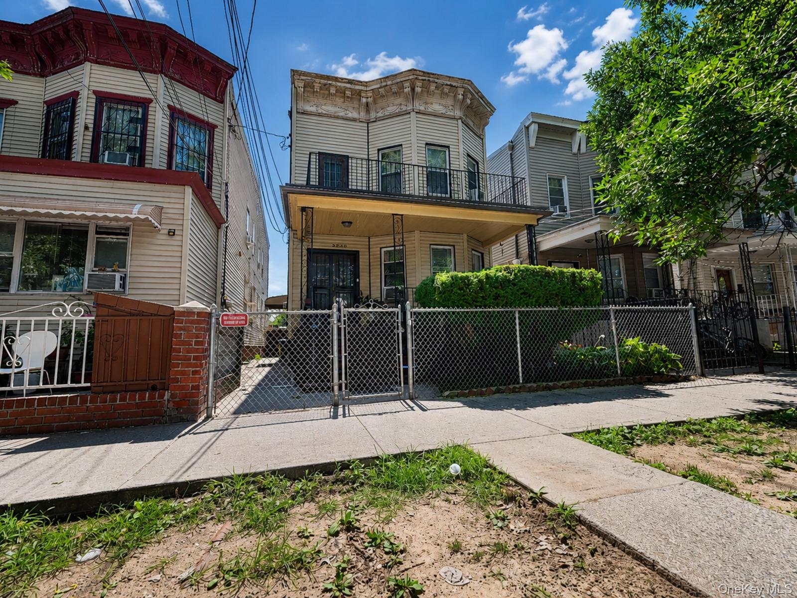 97-10 34 Ave – For Sale