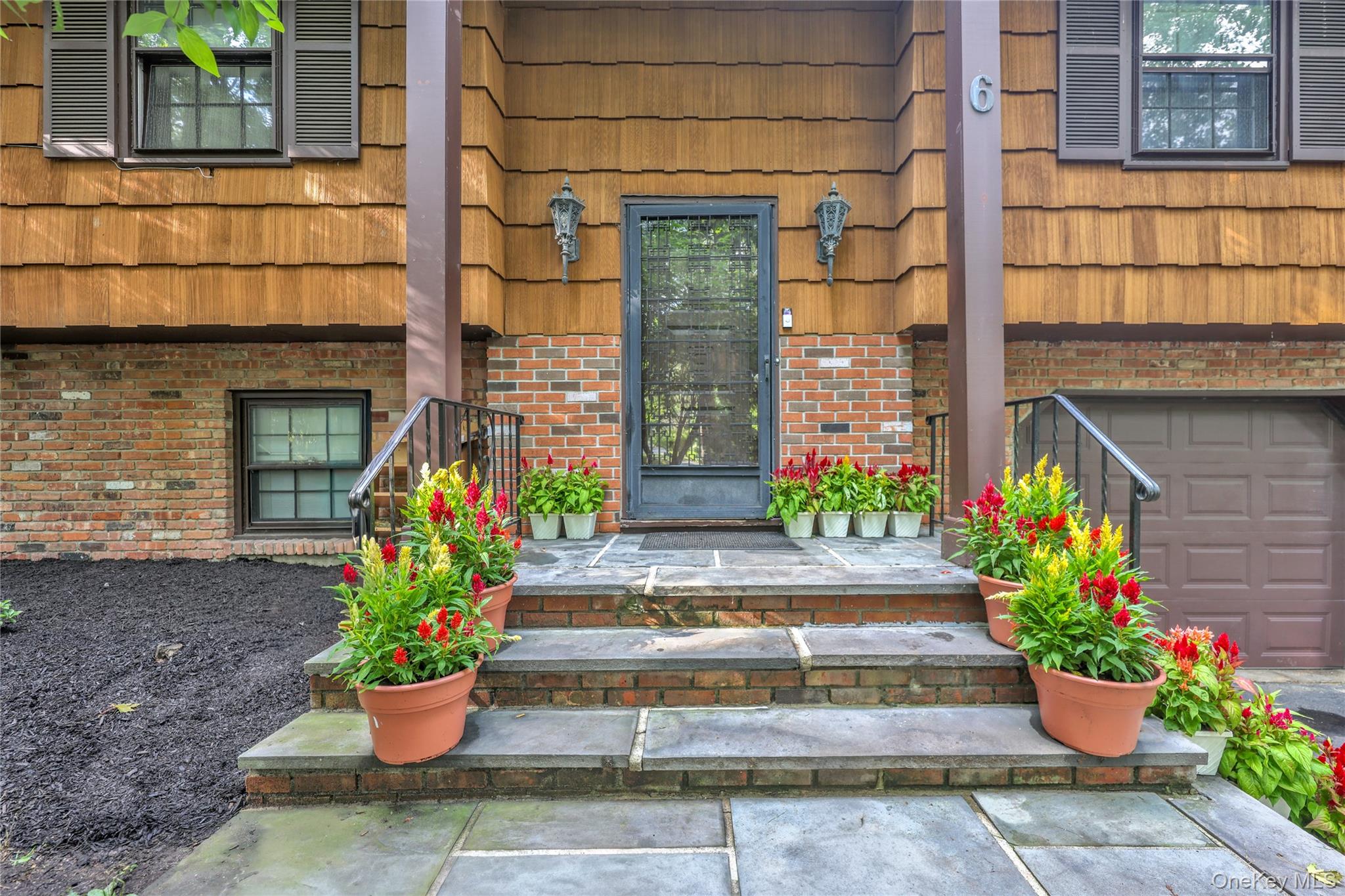 6 Arrow Lane – For Sale photo 2