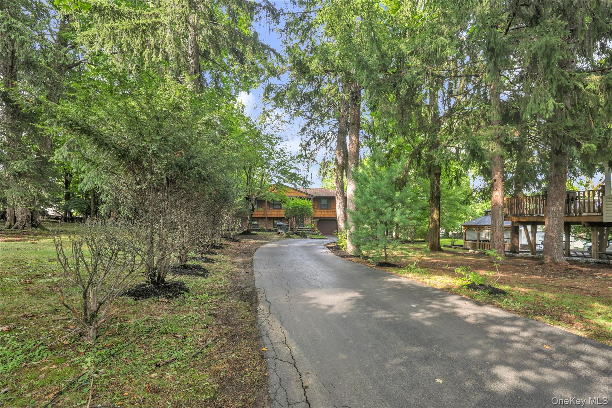 6 Arrow Lane – For Sale photo 12