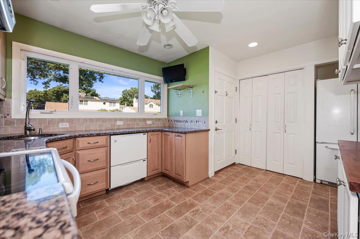 162 Twin Lane N – For Sale photo 3