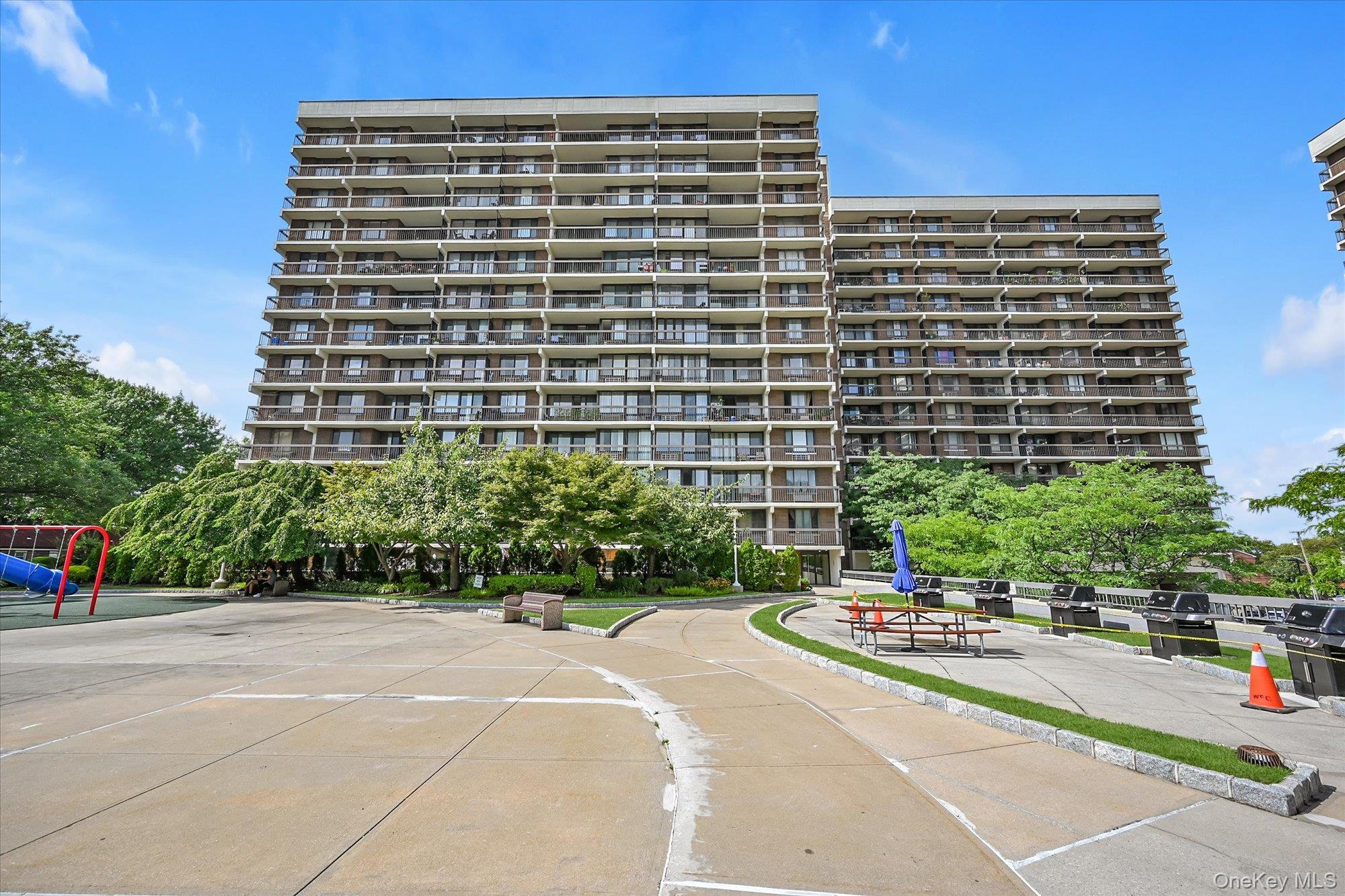 15038 Union Turnpike, Unit 8C