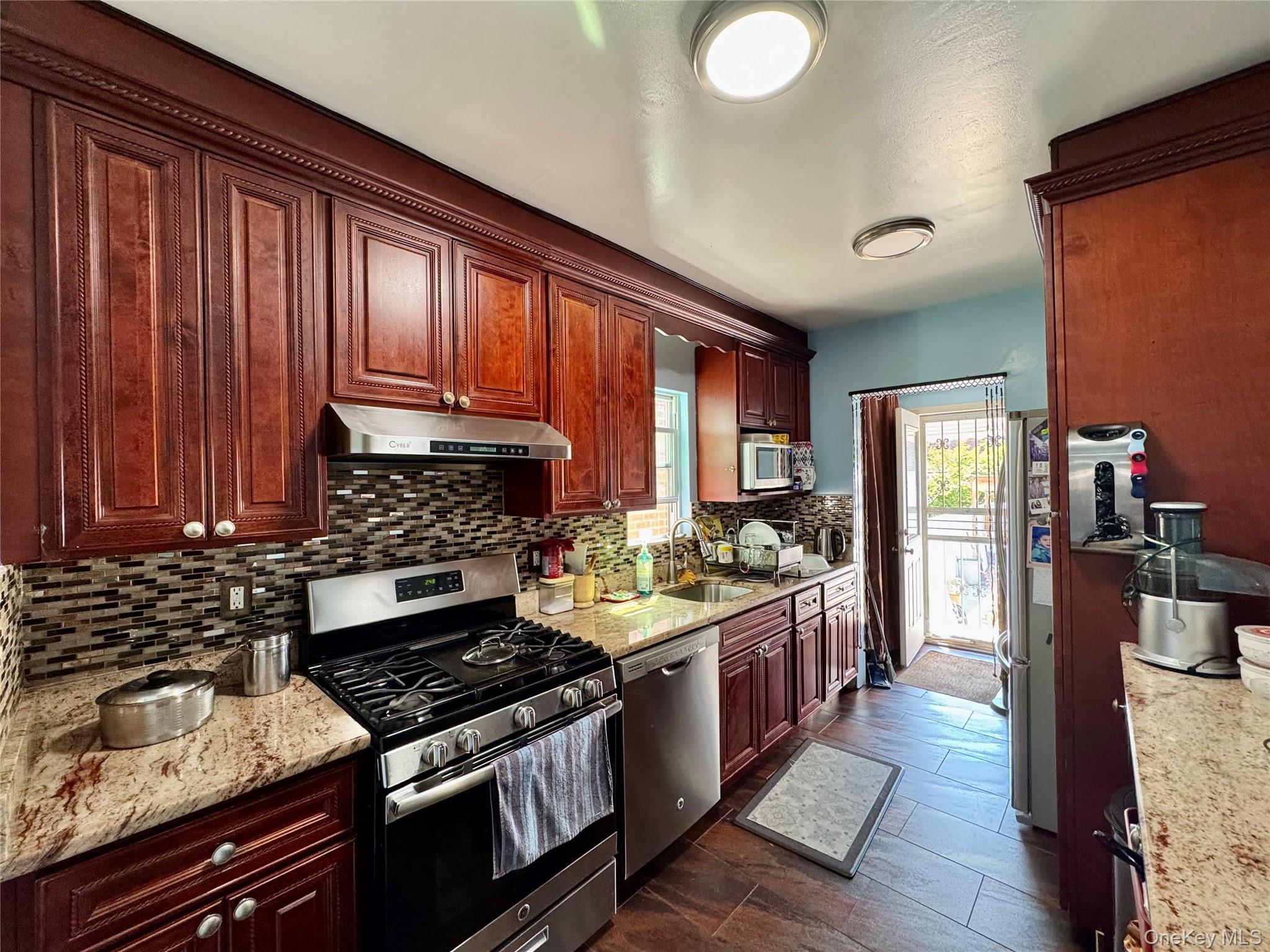 25-18 82nd Street – For Sale photo 4