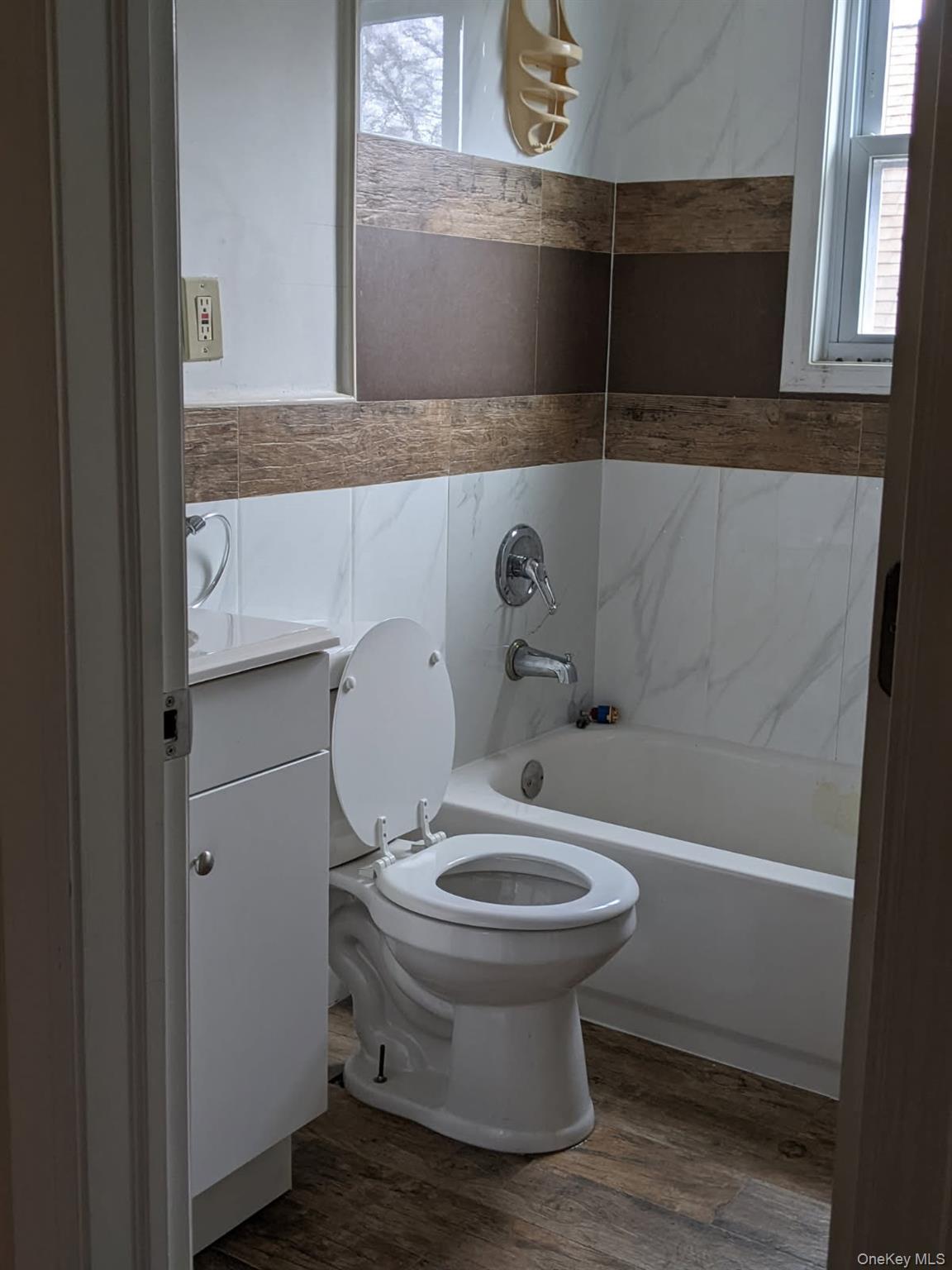 118 Wellington Street – For Sale photo 7