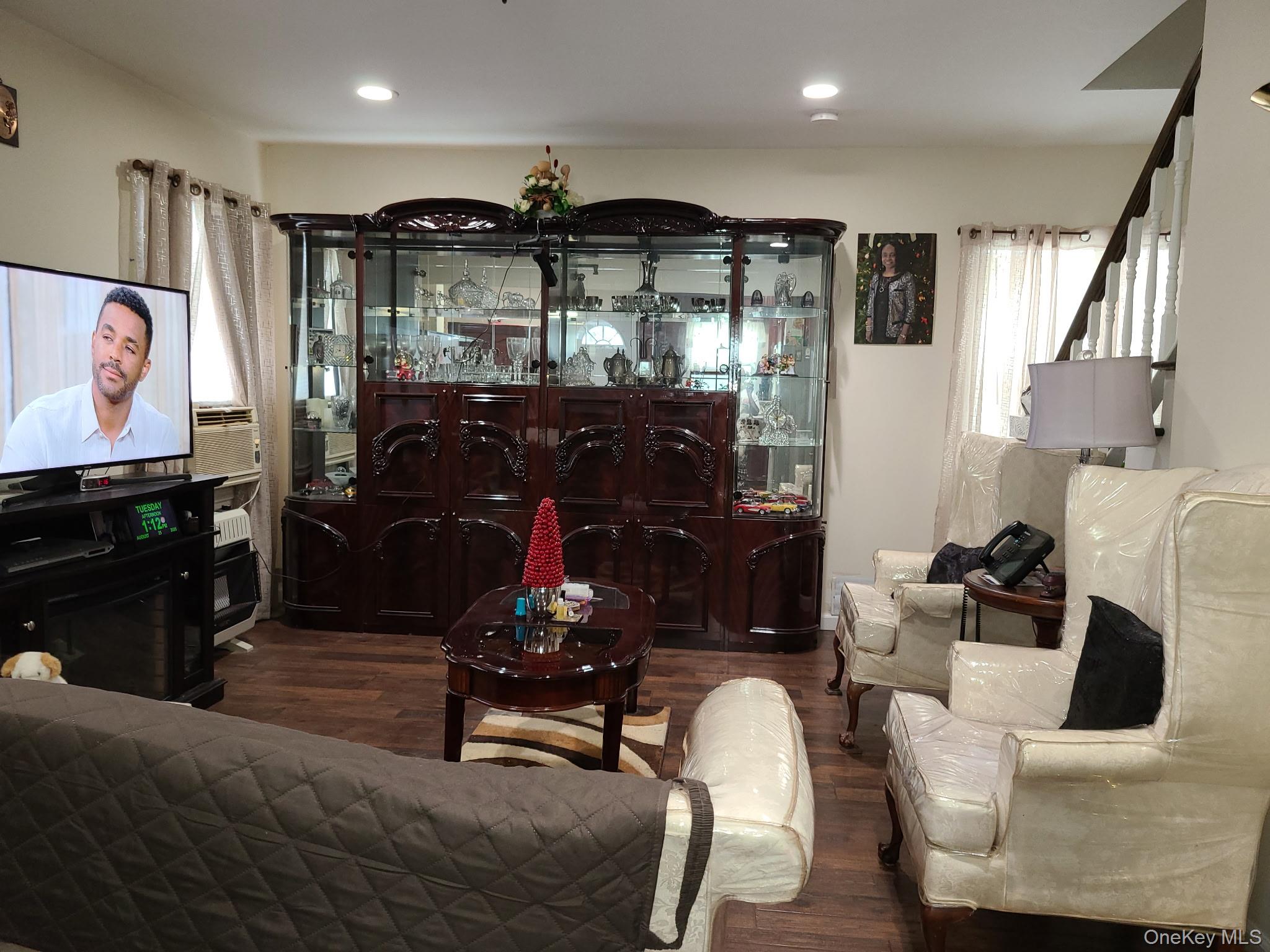 118 Wellington Street – For Sale photo 5