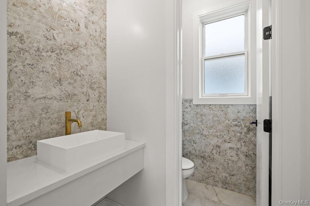 466 W Central Avenue, Unit 212 photo 33