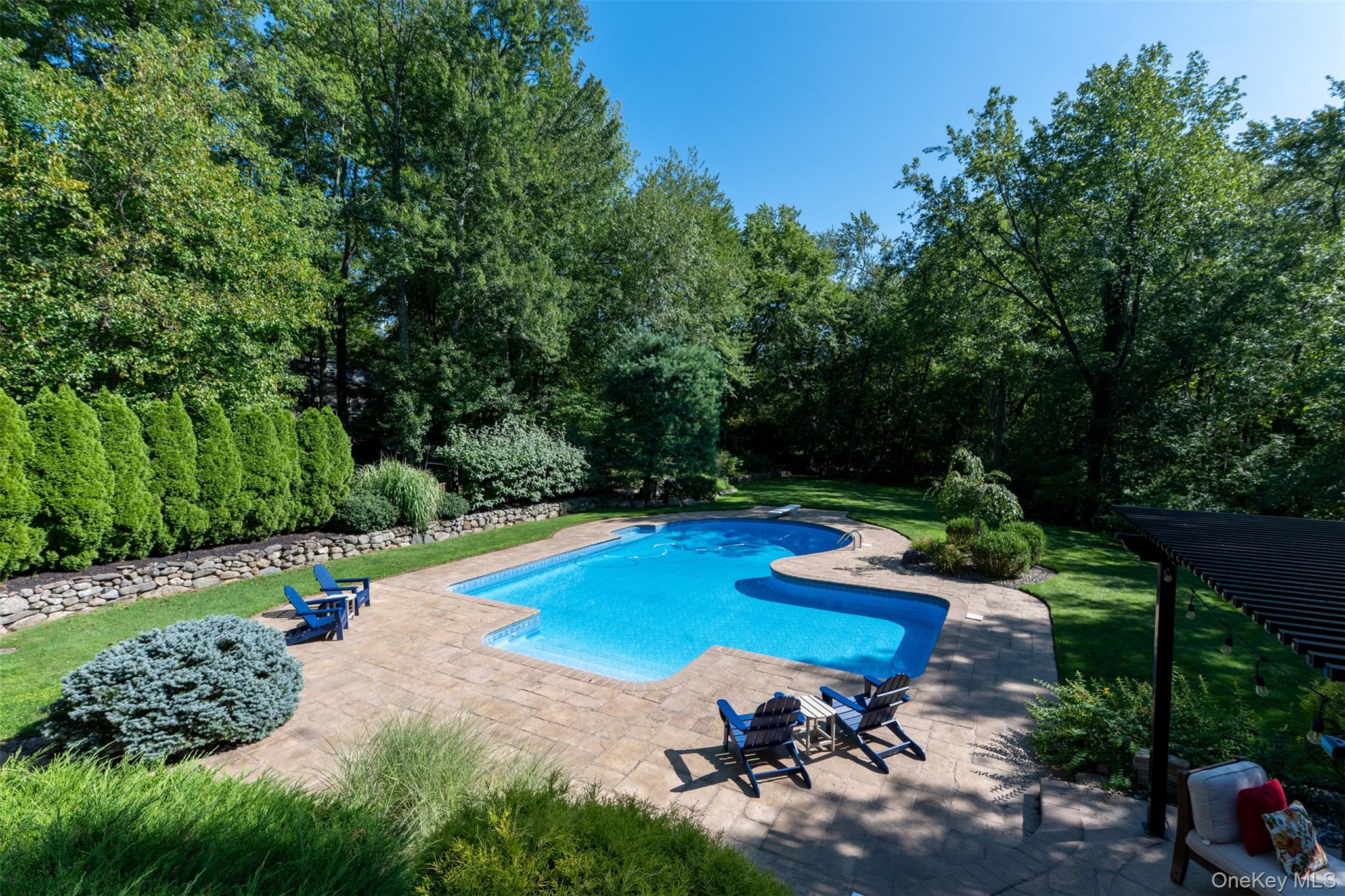 182 Elizabeth Street – For Sale photo 3