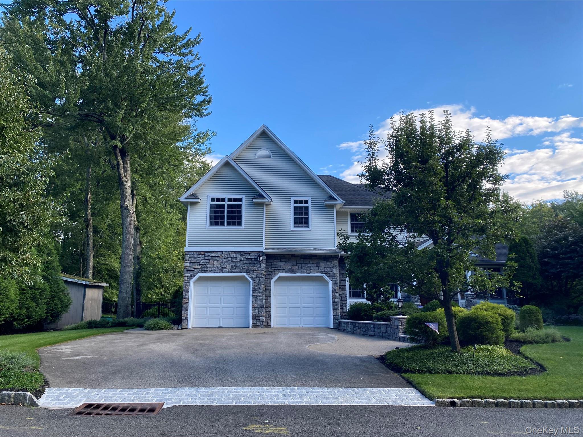 182 Elizabeth Street – For Sale photo 37