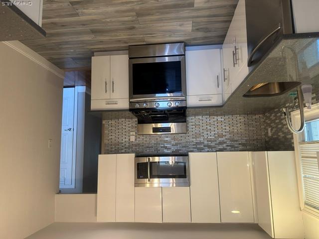 28-52 215th Place – For Rent photo 3