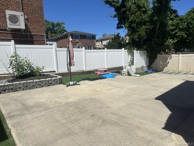 28-52 215th Place – For Rent photo 12