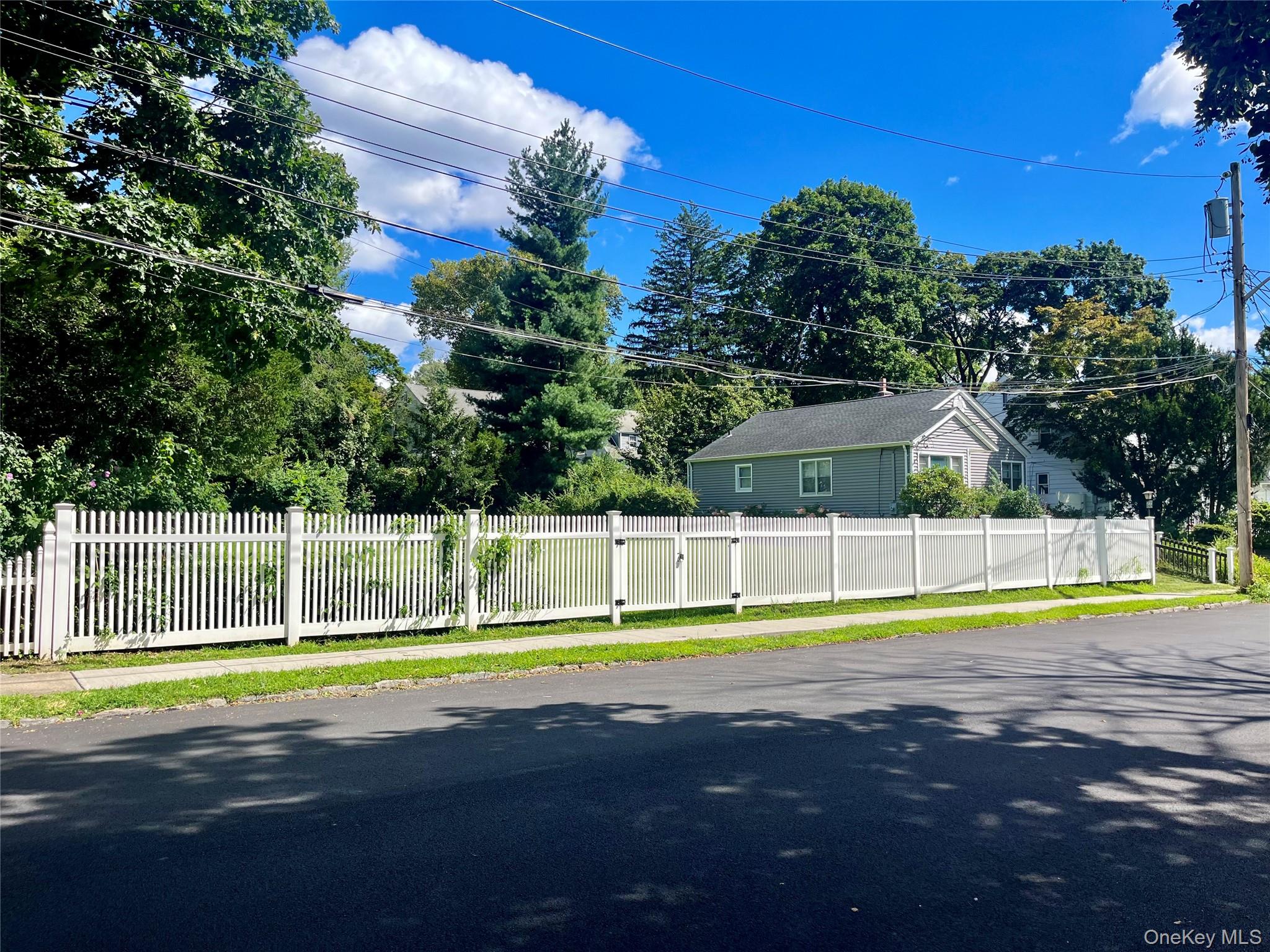 70-74 Bretton – For Sale
