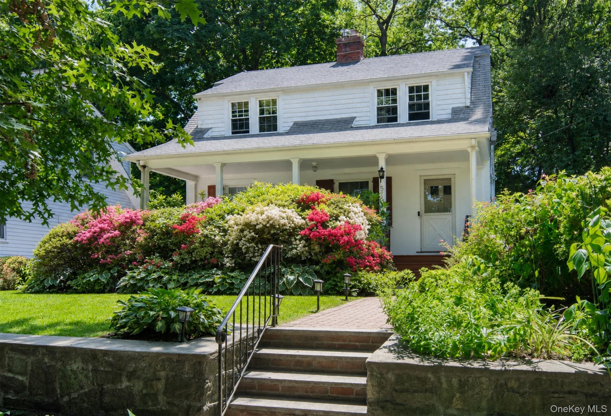 579 Manor Lane – For Sale