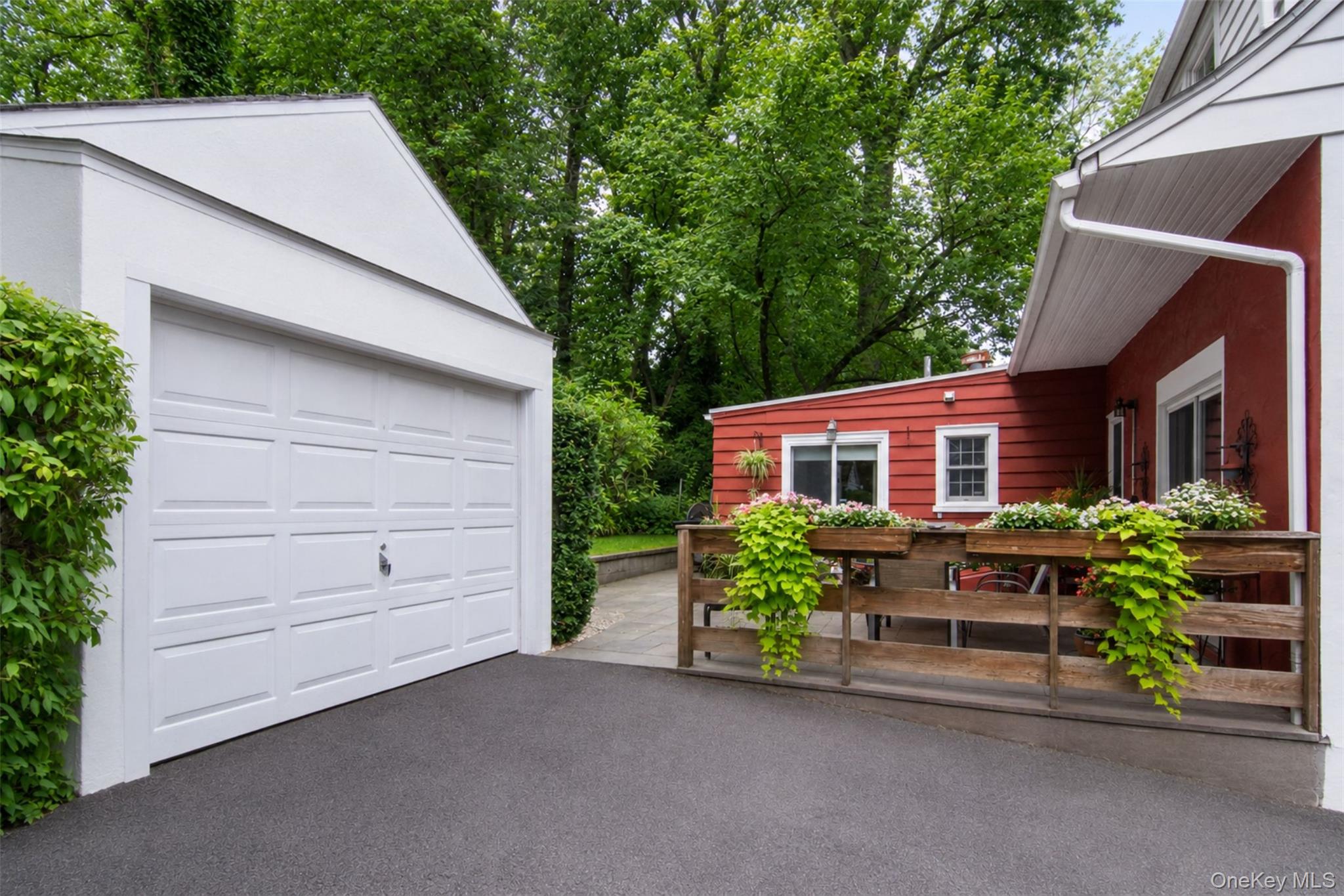 579 Manor Lane – For Sale photo 29