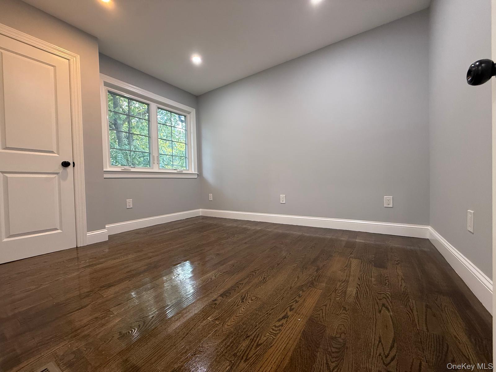 438 Von Elm Avenue – For Sale photo 15
