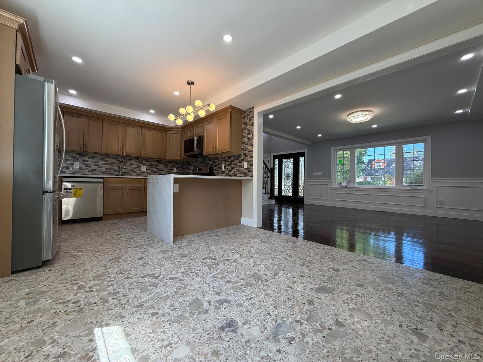 438 Von Elm Avenue – For Sale photo 8
