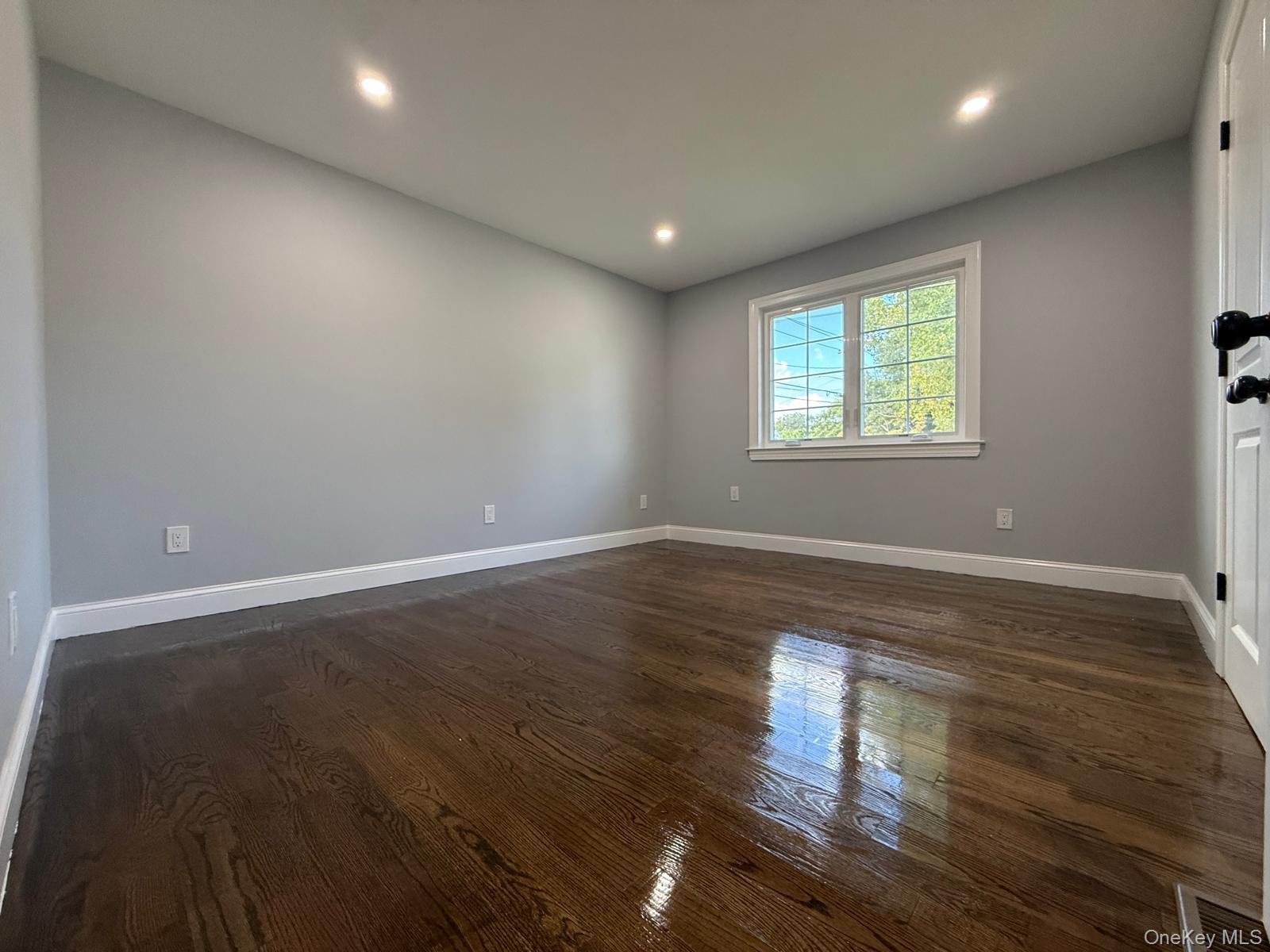 438 Von Elm Avenue – For Sale photo 16