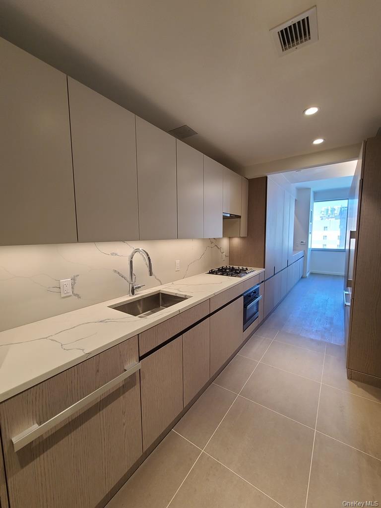 133-27 39th Avenue, Unit 8S photo 2