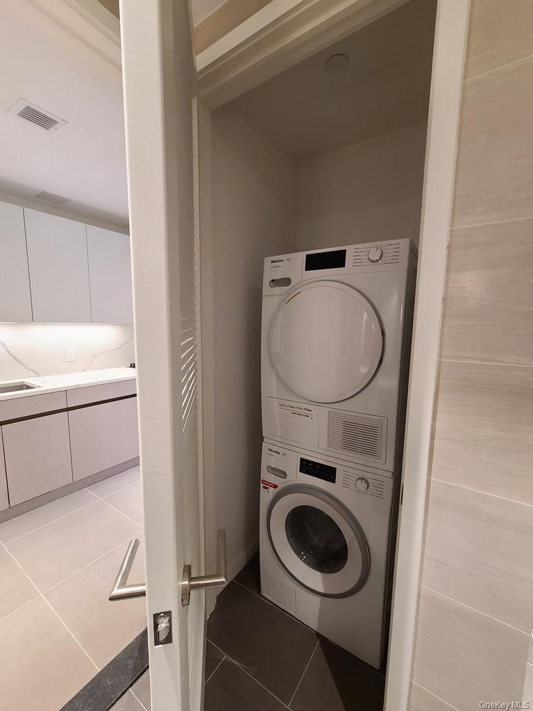 133-27 39th Avenue, Unit 8S photo 8