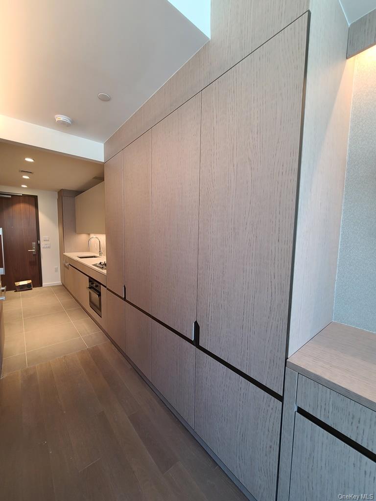 133-27 39th Avenue, Unit 8S photo 4