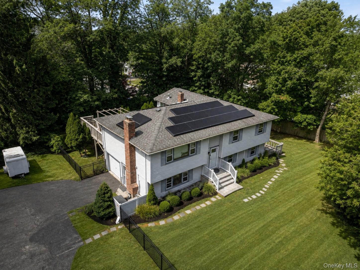 136 Woodhull Road – For Sale photo 2