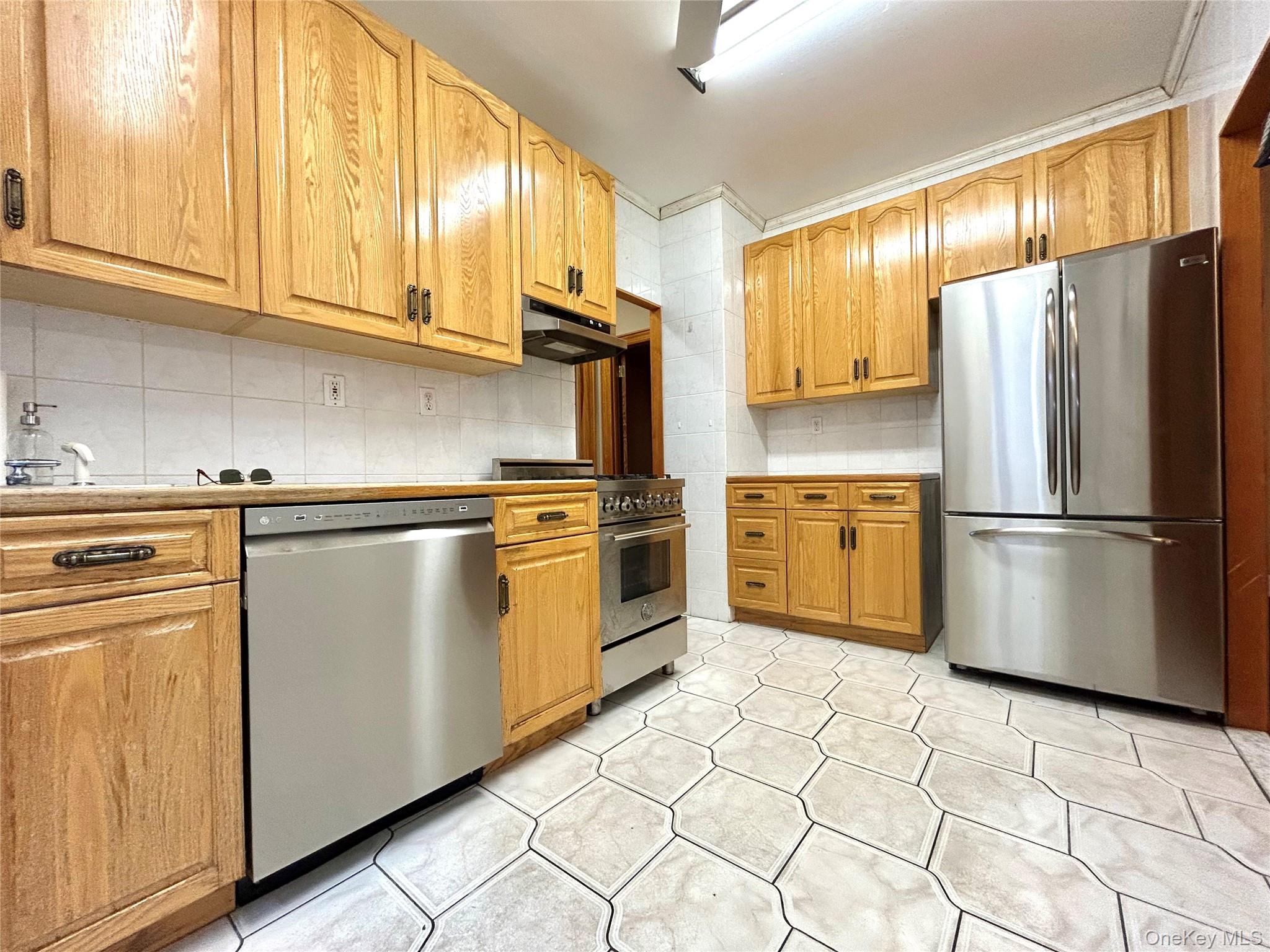 46-19 65th Place – For Sale photo 7