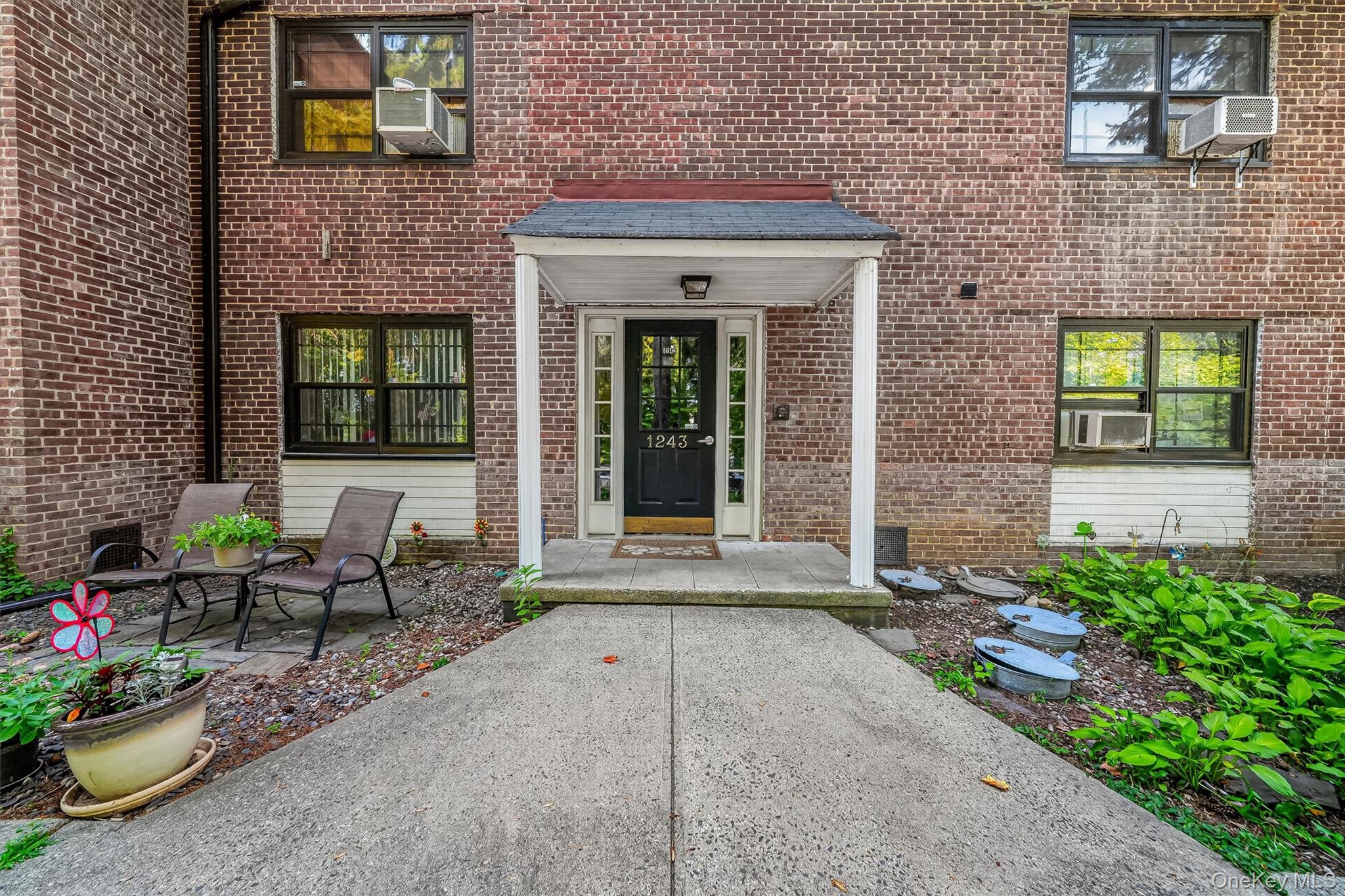 1243 California Road, Unit 2R photo 2