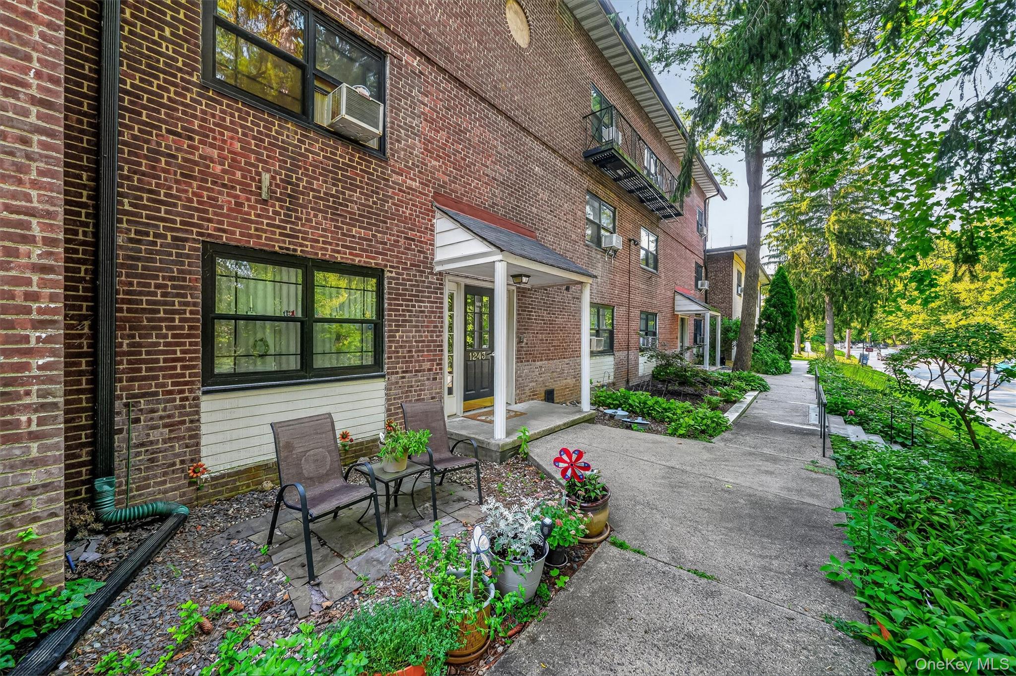 1243 California Road, Unit 2R