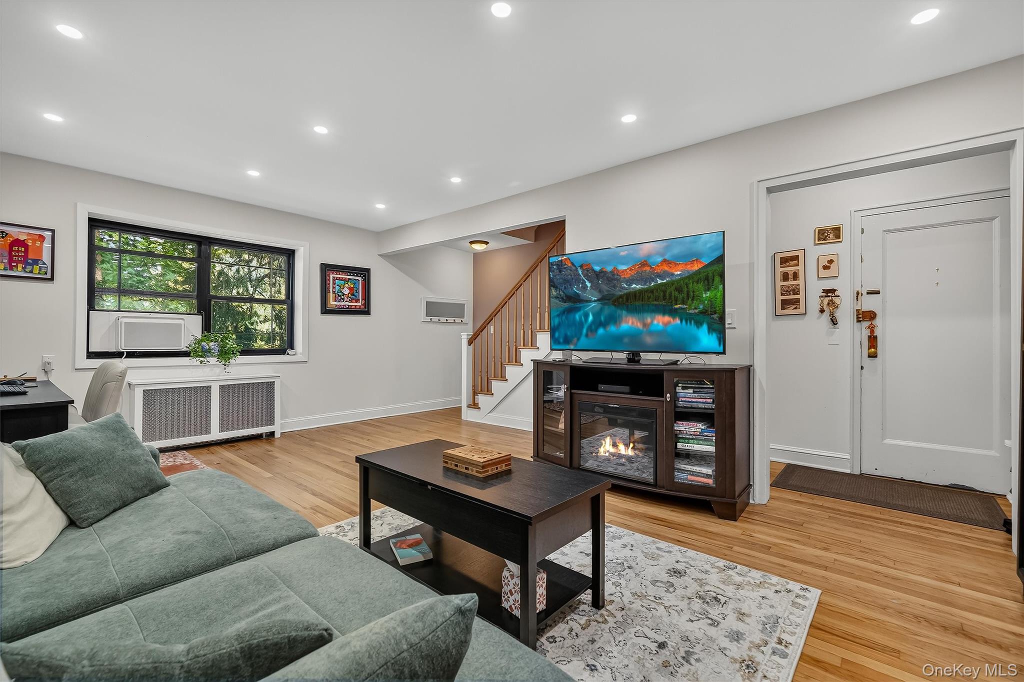 1243 California Road, Unit 2R photo 3