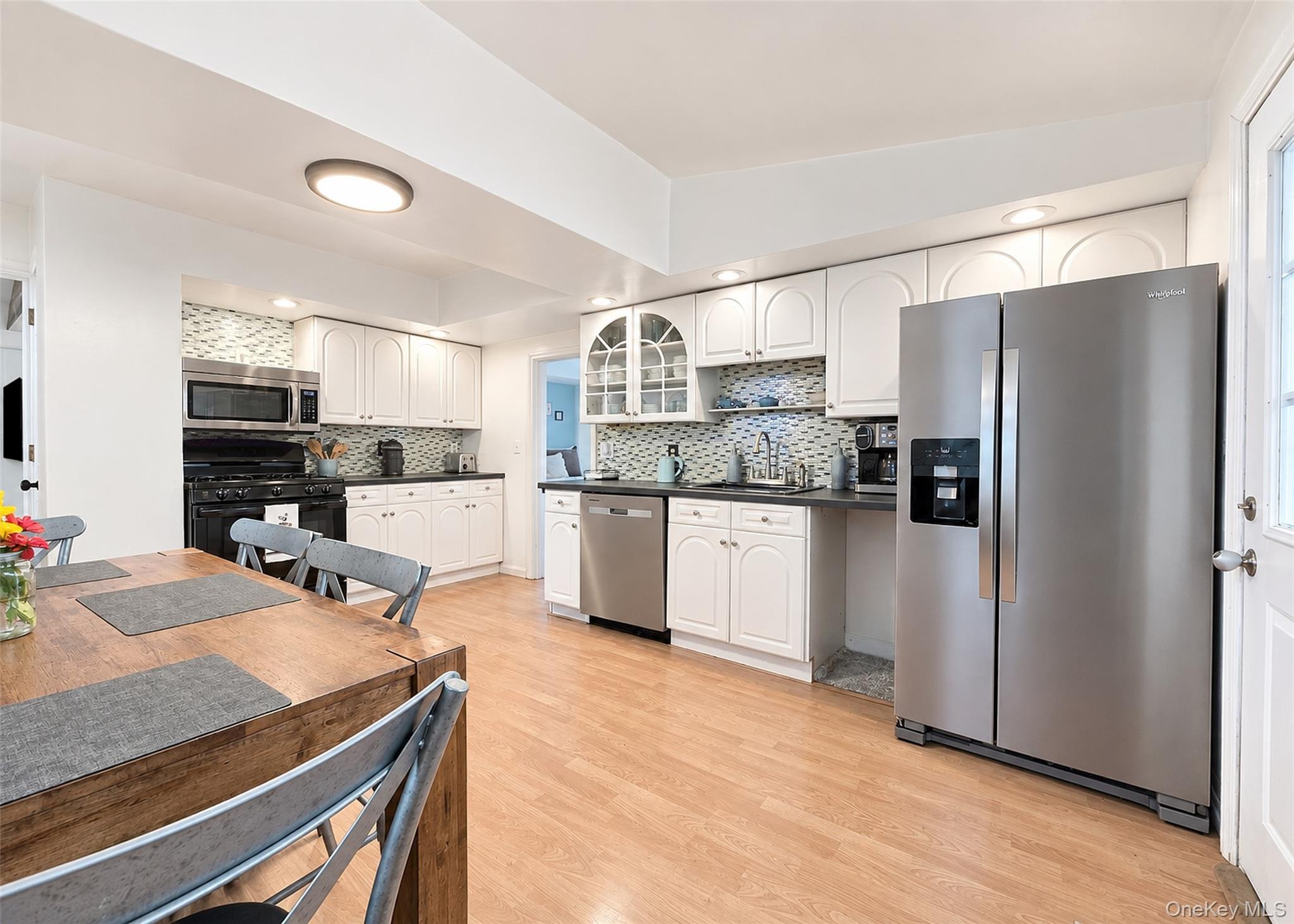 18 Oceanview Avenue – For Sale photo 5