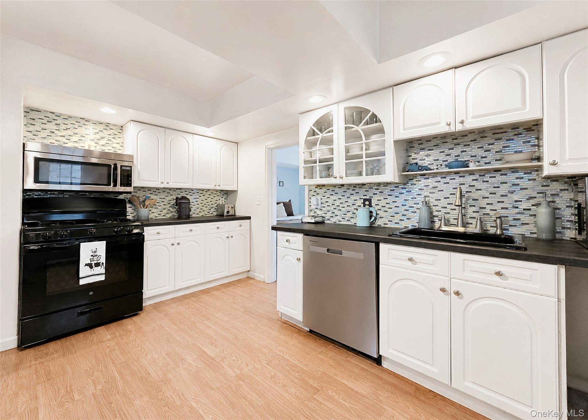 18 Oceanview Avenue – For Sale photo 6