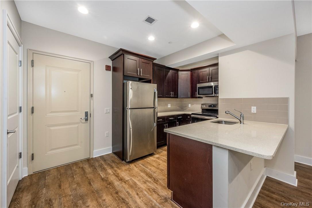 40 Jackson Avenue, Unit 3D photo 8