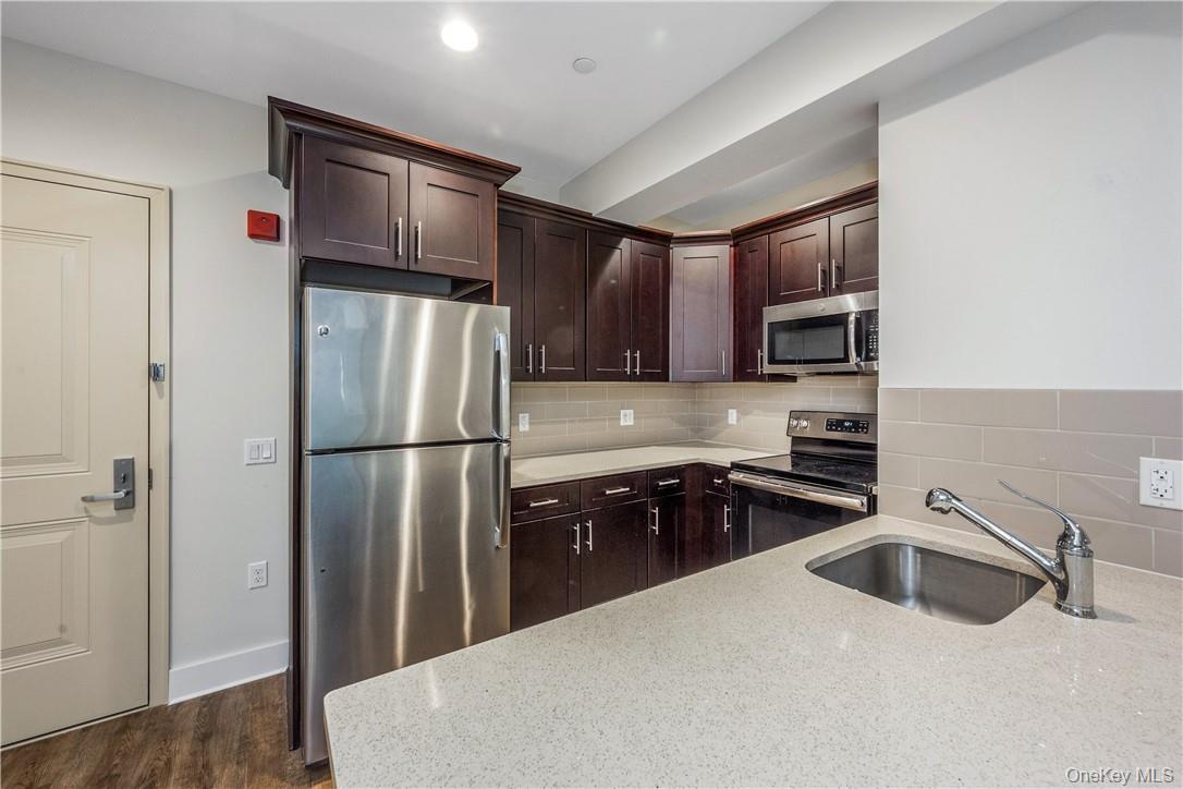 40 Jackson Avenue, Unit 3D photo 7