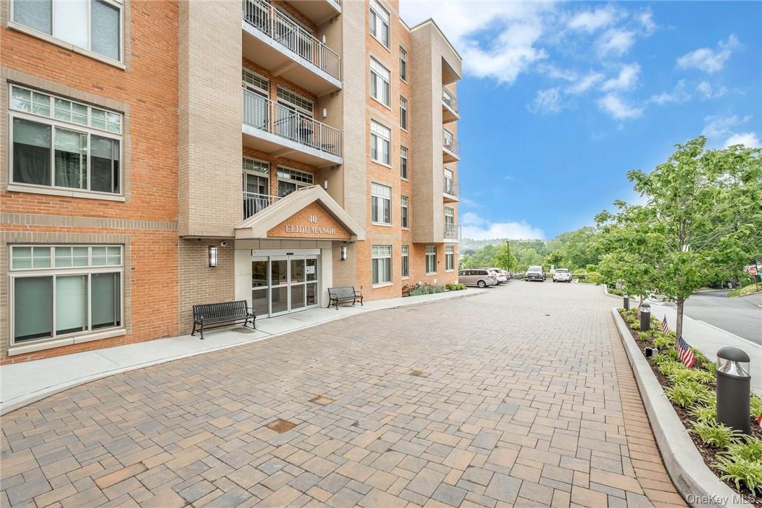 40 Jackson Avenue, Unit 3D photo 2