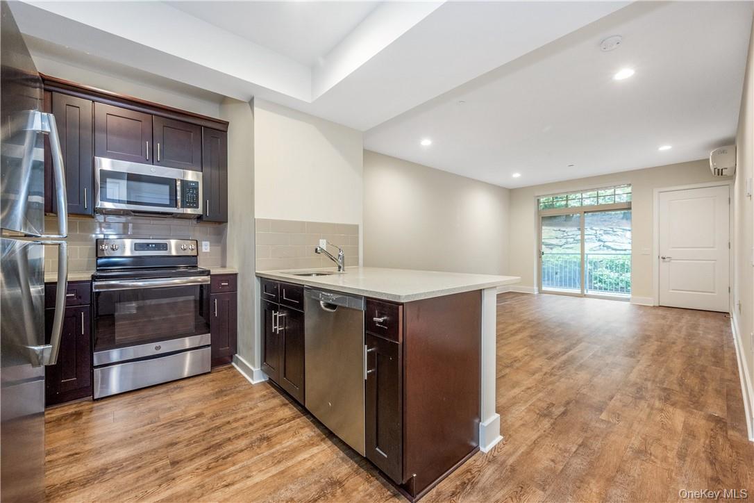 40 Jackson Avenue, Unit 3D photo 5