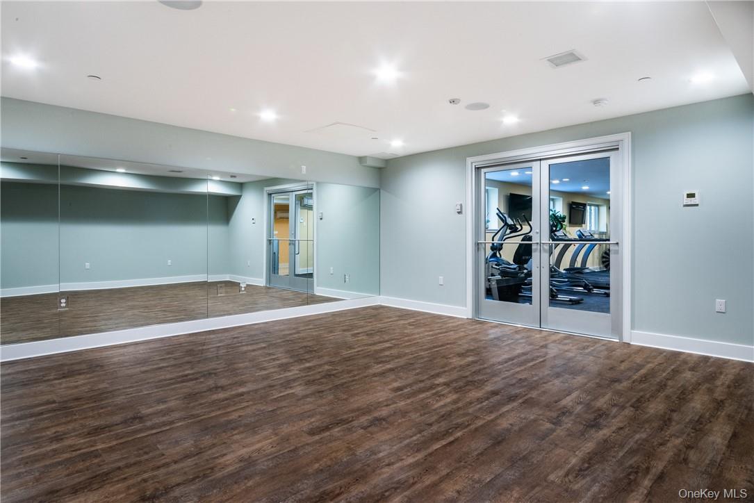 40 Jackson Avenue, Unit 3D photo 26