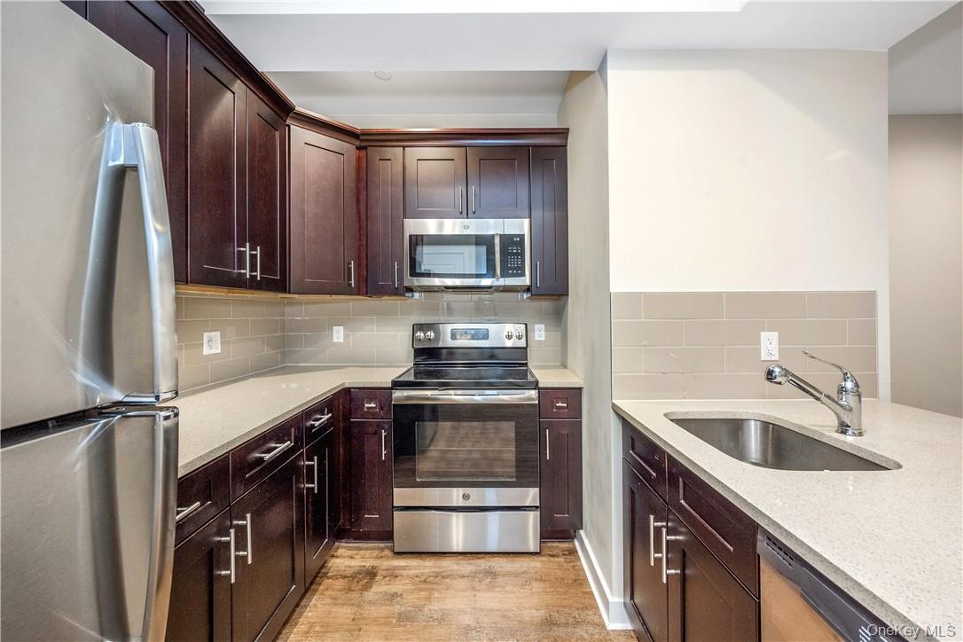 40 Jackson Avenue, Unit 3D photo 6